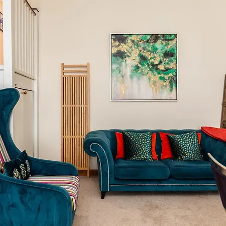 St George's W Private Parking By The Harbour * Bristol