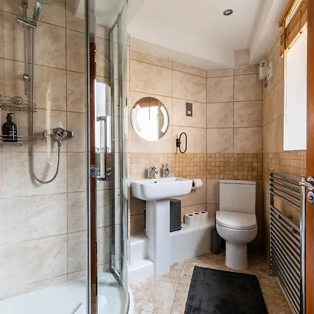 St George's W Private Parking By The Harbour Semesterbostad