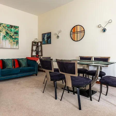 Semesterbostad St George's W Private Parking By The Harbour Bristol
