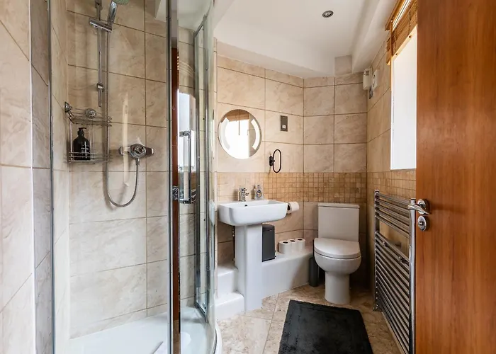 St George's W Private Parking By The Harbour 度假居