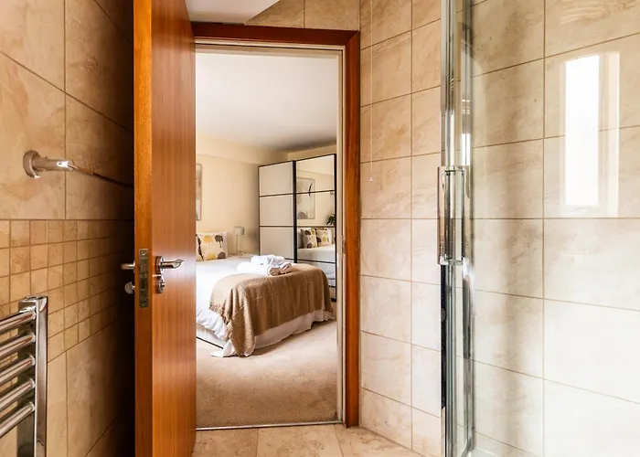 St George's W Private Parking By The Harbour * Bristol