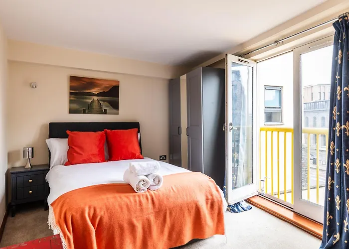 St George's W Private Parking By The Harbour Bristol