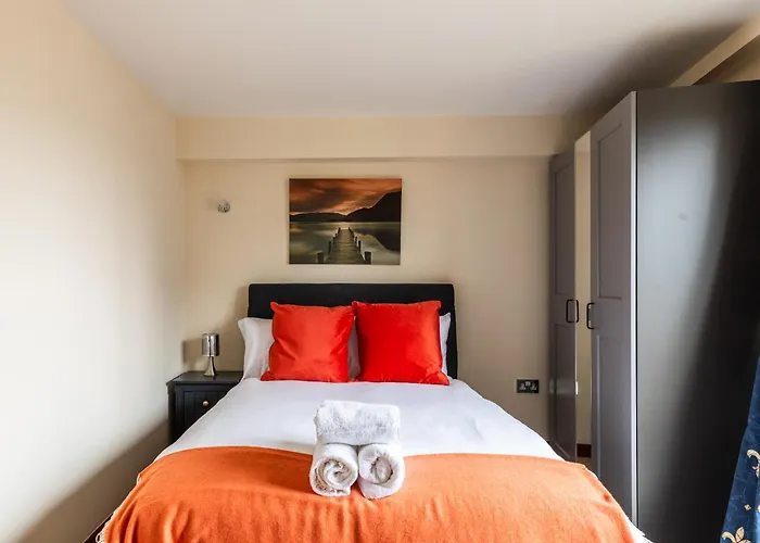 St George's W Private Parking By The Harbour *