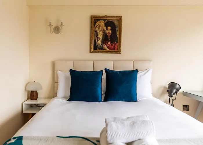 St George's W Private Parking By The Harbour Bristol