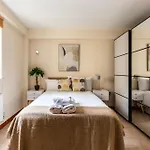St George's W Private Parking By The Harbour *