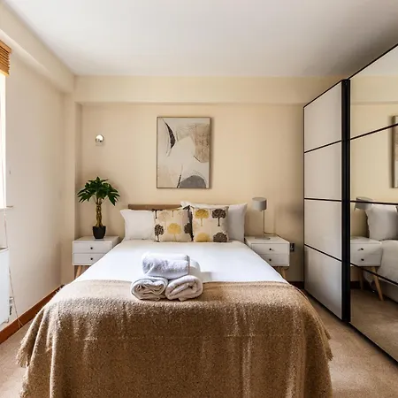 St George's W Private Parking By The Harbour *