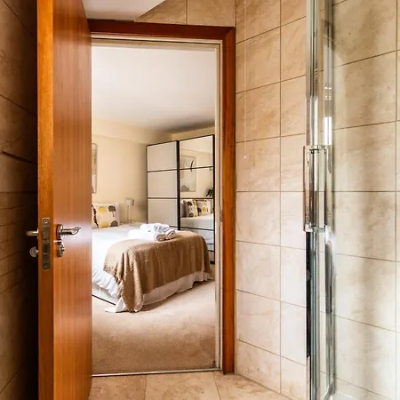 St George's W Private Parking By The Harbour * Bristol