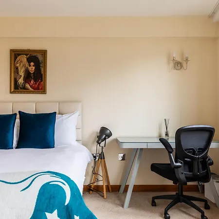 St George's W Private Parking By The Harbour Hébergement de vacances *